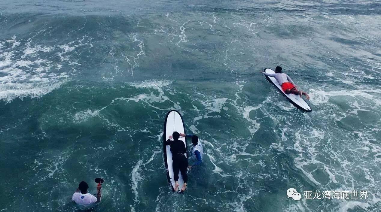 关羽温酒斩华雄，三个原因解释华雄为何死这么快，网友：死得不冤
